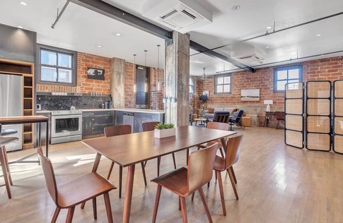Downtown San Antonio Apartment | Amazing Views | Spacious Haven w/Modern Amenities + Pet Friendly
