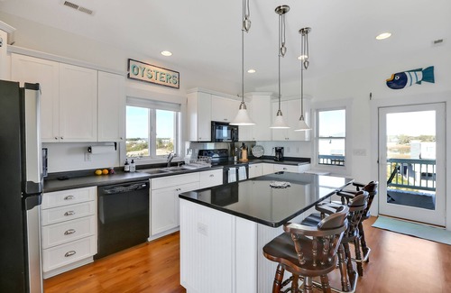 Long Beach House | Amazing views, steps to the ocean - OKI gem