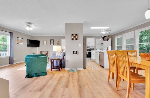 Candler House | Amazing Views! Updated, warm & cozy ranch. Fully fenced in yard. Dogs Ok!