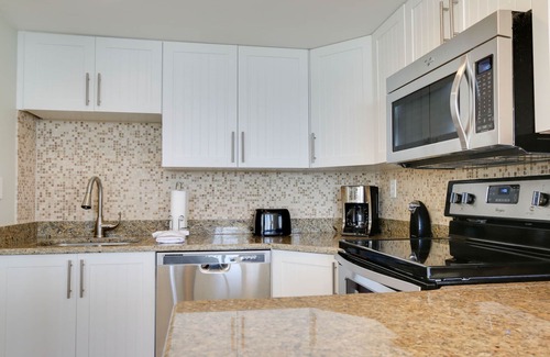 Panama City Beach Condo | *AMAZING VIEWS, B UNIT FULLY UPGRADED! WIFI & BEACH CHAIRS INCL.*