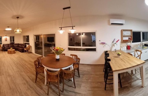 Beit Hillel Villa | Amazing Villa by the River