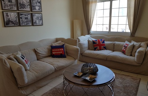 Jumeira 1 Villa | Amazing Villa over looking Burj khalifa in the centre of Dubai