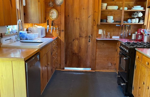 Chilmark House | Amazing Water Views in Chilmark, 4-BR, Waterfront, Key to Zak’s Beach