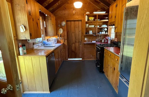 Chilmark House | Amazing Water Views in Chilmark, 4-BR, Waterfront, Key to Zak’s Beach