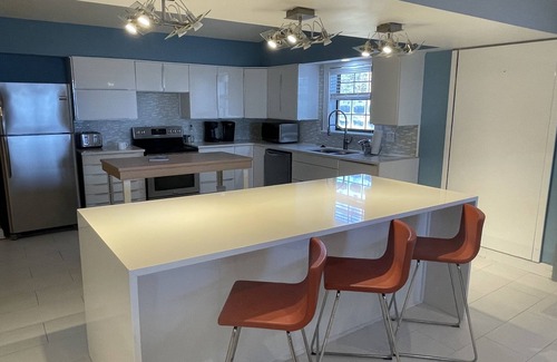 Eastpoint House | Amazing Waterfront Views! Close to Marina, Kayaks, Game Room, Pets Ok!