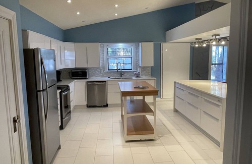 Eastpoint House | Amazing Waterfront Views! Close to Marina, Kayaks, Game Room, Pets Ok!