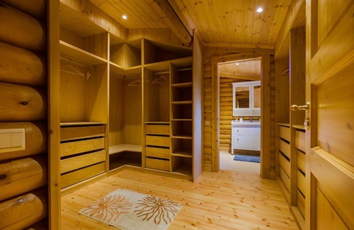 Charneca de Caparica e Sobreda House | Amazing Wooden House in Aroeira Golf Courses