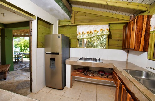 Robins Bay Villa | Amazingly Affordable Savings "Rustic Jamaican Vibes" on Ocean Front, Selecluded