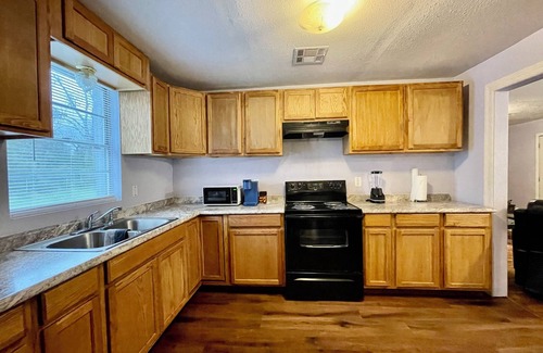 Lake Charles House | Amazingly clean, unique and spacious 4 Bedroom home near Casinos