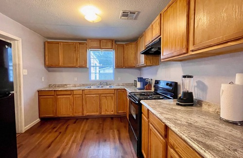 Lake Charles House | Amazingly clean, unique and spacious 4 Bedroom home near Casinos