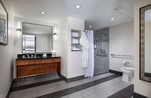Downtown Wichita Hotel | Ambassador Hotel Wichita, Autograph Collection
