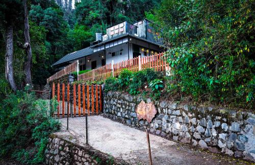 Ooty Bed & Breakfast | Amber by The Tamarillo