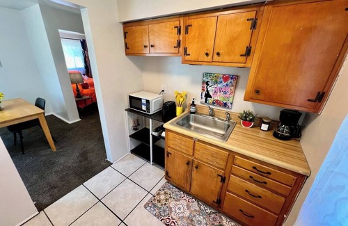 West Price Hill Apartment | Amber Glow Retreat 13 Minutes to Downtown