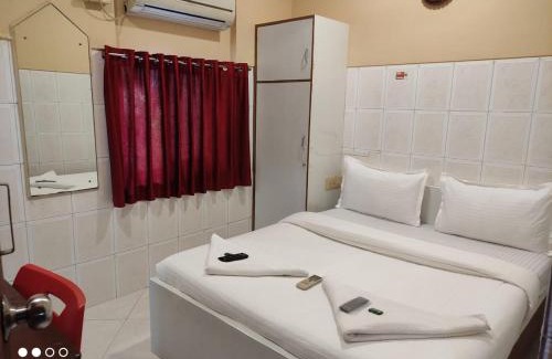 Vile Parle West Hotel | Amber Guest House