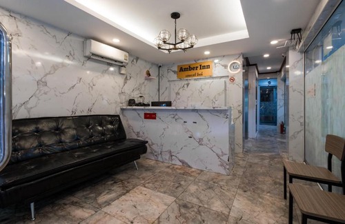 Thanon Phaya Thai House | Amber Inn
