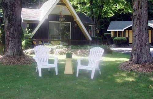 Lake George House | Amber Lantern Duplex Cottage