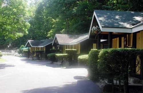 Lake George House | Amber Lantern Duplex Cottage
