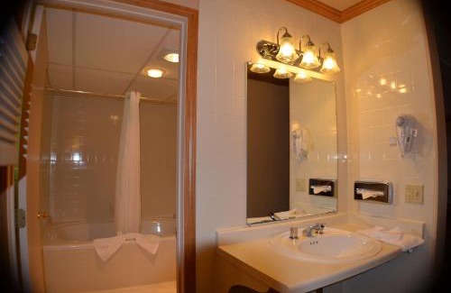 Wisconsin Dells Hotel | Amber's Inn and Suites