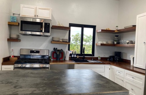 San Pedro Villa | Ambergris Caye Luxe Villa Private Pool Steps to Secret Beach Sleeps 8
