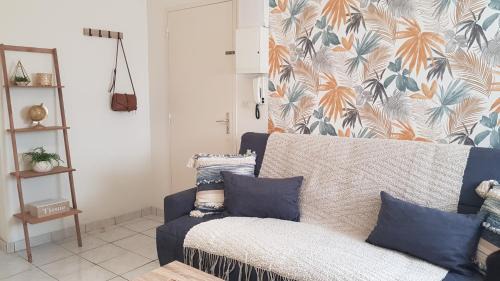 Saint-Serge Apartment | Ambiance cocooning