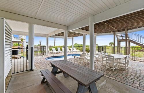 Plantation House | Amelia-Beachfront-Private Pool-Pet Friendly-Game Room