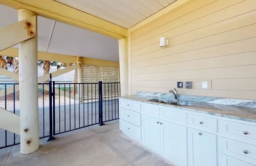 Plantation House | Amelia - Gulf front, St. George Island, FL