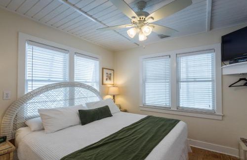 Uptown - Upper Duval House | Amelia House