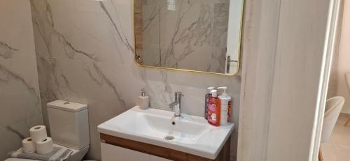 Kavos Apartment | Amelia's Garden