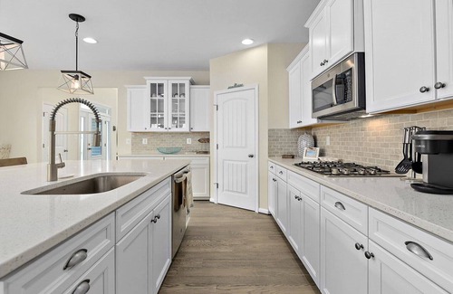 Frankford House | AMENITIES GALORE 5 Bedroom Townhome Ocean View Beach Club