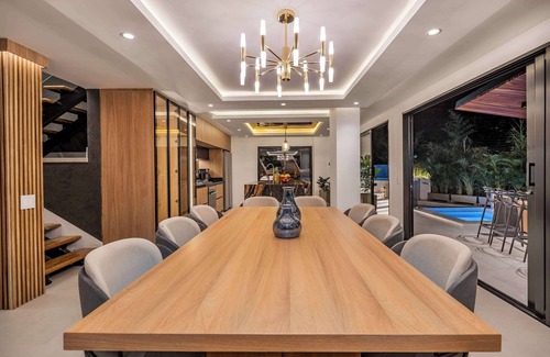El Poblado Villa | Amenity Packed W Cold Plunge/Sauna/Pool/Jacuzzi