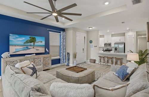 Naples Villa | Amenity rich 3BR+Den Pool Villa near Golf, Beach, Downtown Naples, Marco Island