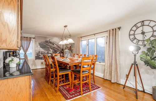 Cairo Cabin | Amenity-Rich Fun Cabin~HotTub*GameRm*20-min to Ski