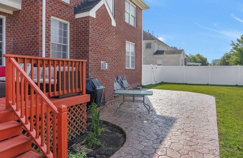 Virginia Beach House | American Colonial House near beach waterfront & shopping center
