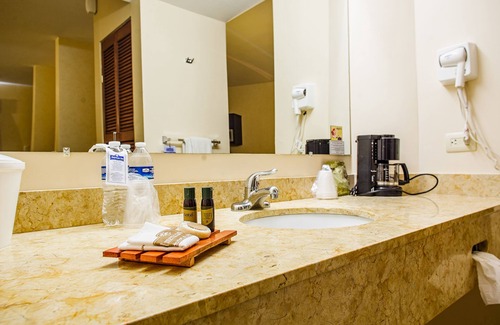 Delicias Hotel | American Inn Hotel & Suites Delicias