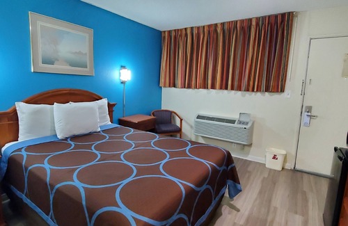 Pratt Hotel | American Inn Motel