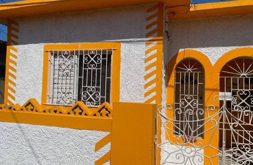 Kingston Apartment | American own 3 bedroom apartment in Phase 1 Seaview Gardens Kingston 11 Jamaica.