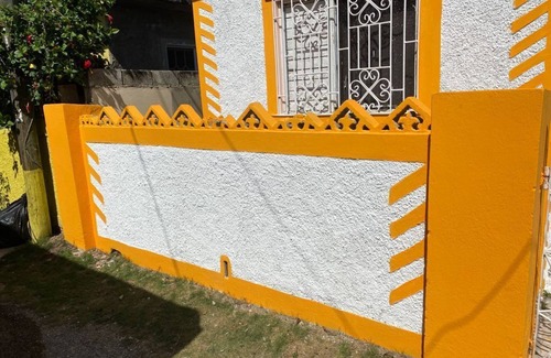 Kingston Apartment | American own 3 bedroom apartment in Phase 1 Seaview Gardens Kingston 11 Jamaica.