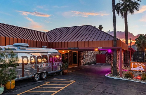 Papago Parkway House | American Pasqueflower Suite