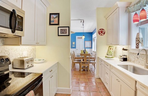 Downtown House | *AMERICANA TROPICALE @ OLD TOWN* Home & Pool by Duval + LAST KEY SERVICES.