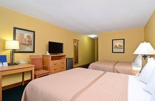 Iola Hotel | Americas Best Value Inn Iola