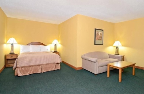 Iola Hotel | Americas Best Value Inn Iola