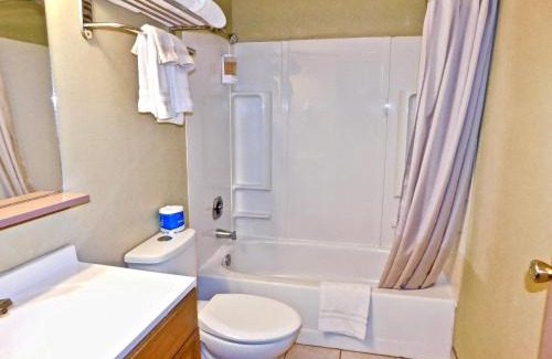 Turnagain Hotel | Americas Best Value Inn & Suites Anchorage Airport