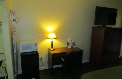 Hempstead Hotel | Americas Best Value Inn & Suites Hempstead
