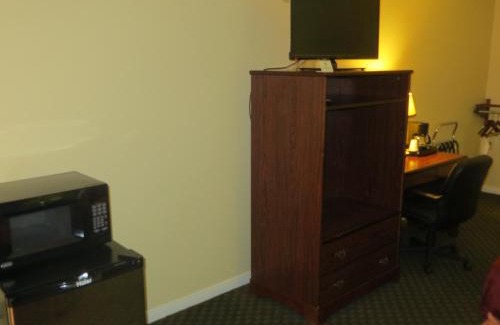 Hempstead Hotel | Americas Best Value Inn & Suites Hempstead