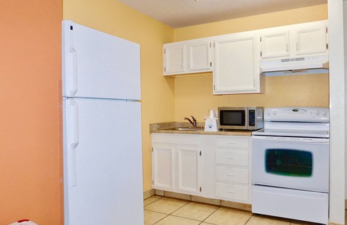 Turnagain Hotel | Americas Best Value Inn & Suites Anchorage Airport