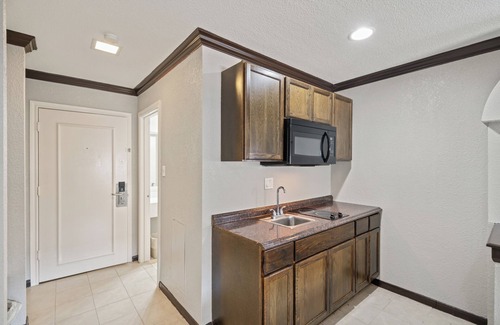 Brenham Hotel | Americas Best Value Inn & Suites Brenham