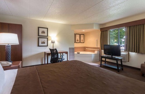 Ashland Hotel | AmericInn by Wyndham Ashland