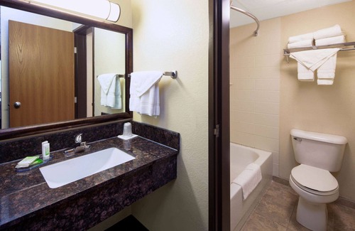 Ashland Hotel | AmericInn by Wyndham Ashland