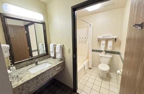 Baldwin Hotel | AmericInn by Wyndham Baldwin