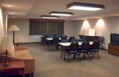 Charlevoix Hotel | AmericInn by Wyndham Charlevoix